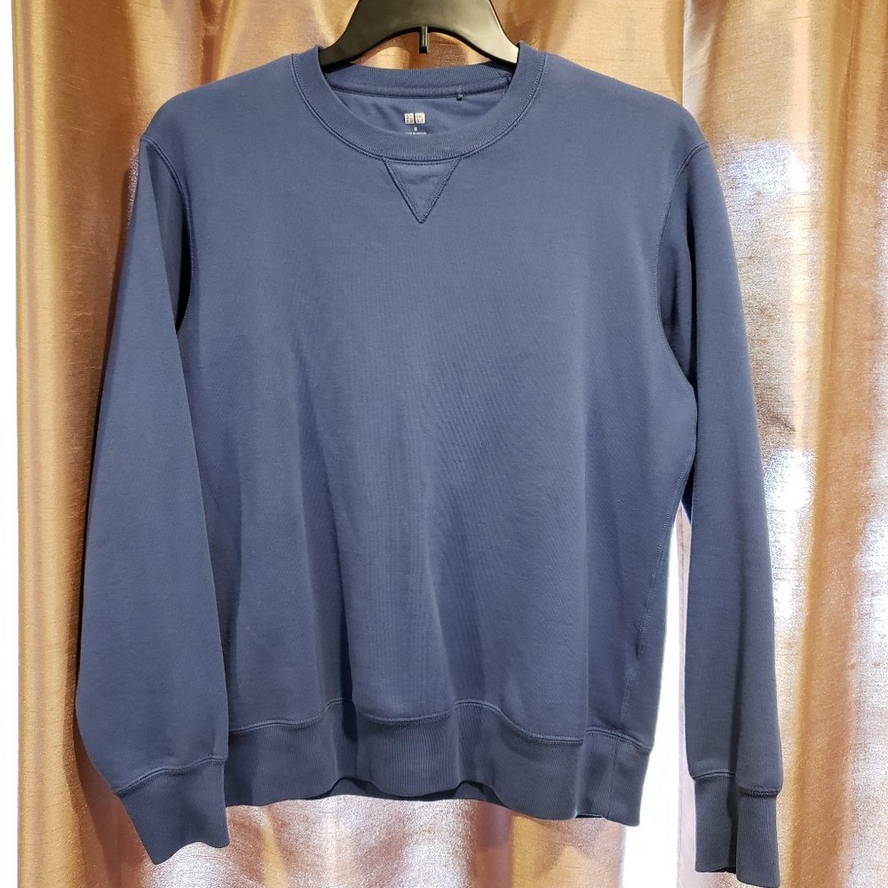 Uniqlo Blue Crewneck Sweater Size Medium